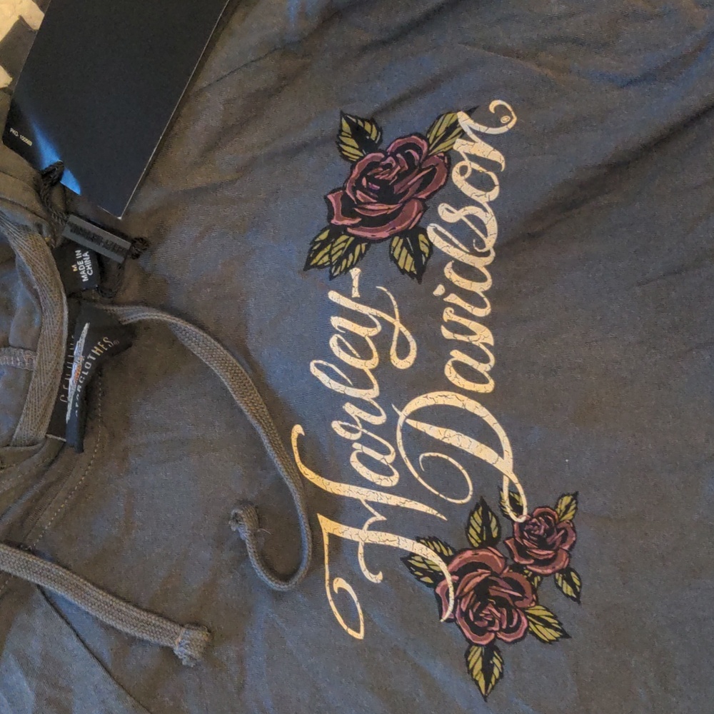 Harley Davidson Gray L/S Slash Shoulder Pullover Hoodie. Size Medium. NWT
